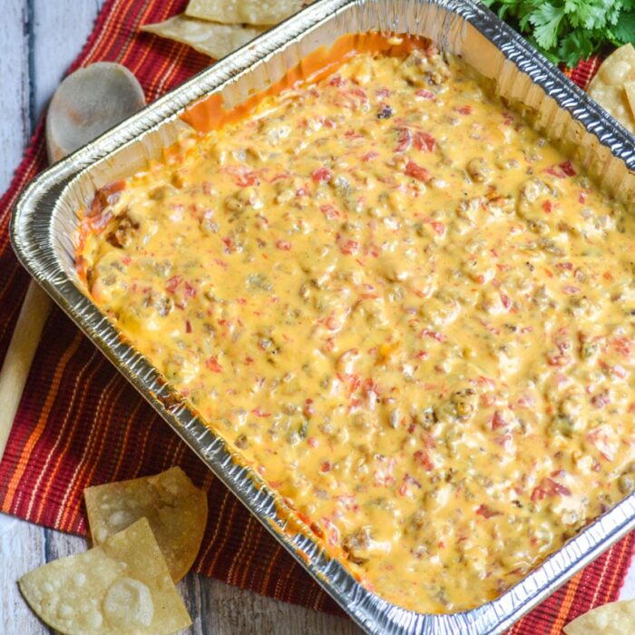 https://4sonrus.com/smoked-queso-dip/